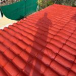 Cubierta de teja de una vivienda aislada y protegida