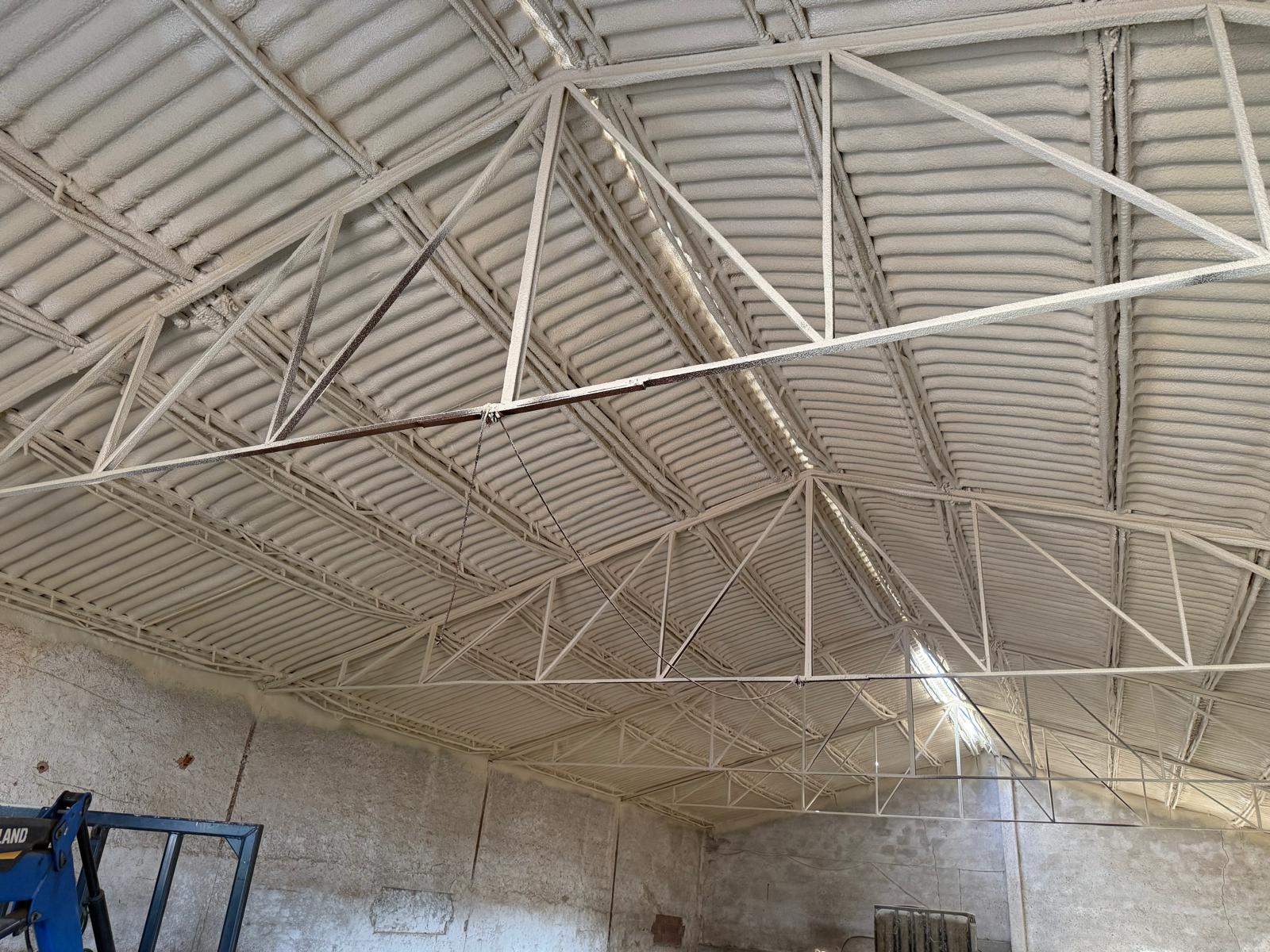 Resultado del aislamiento interior de una nave industrial